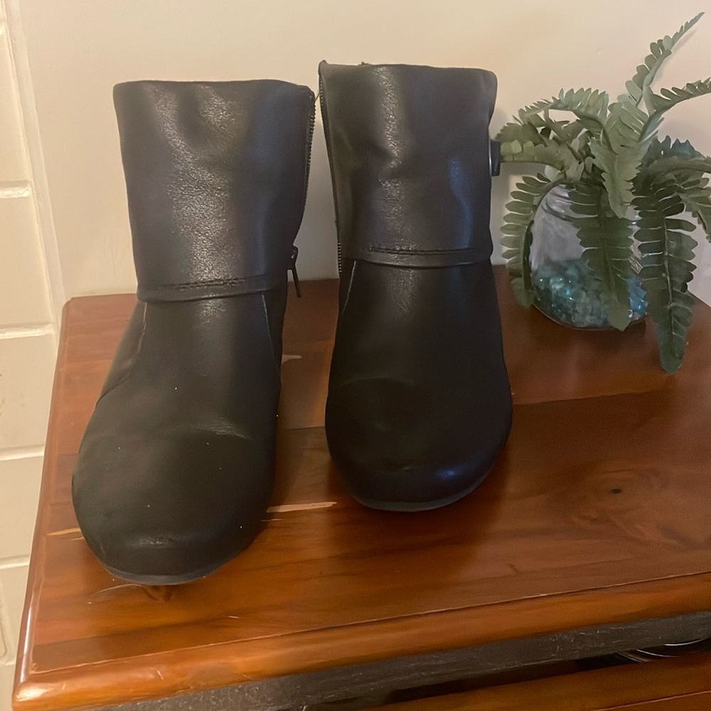 Bare Traps Black faux leather ankle boots